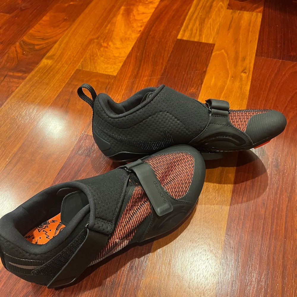 Nike spin shoes